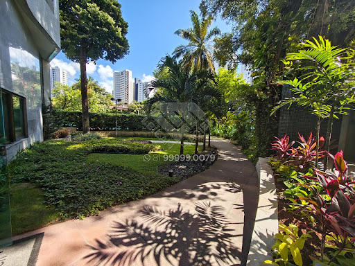 Compre Apartamento alto padrão reformado com 3 suítes,  3 vagas e com 204m² na Jaqueira. Agende Visita com Leicam Maciel