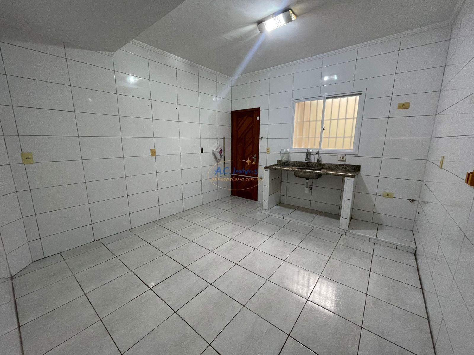 Casa à venda com 2 quartos, 2 suítes, 2 vagas e 88m² no Guilhermina, Praia Grande (SP) — foto 7 de 10