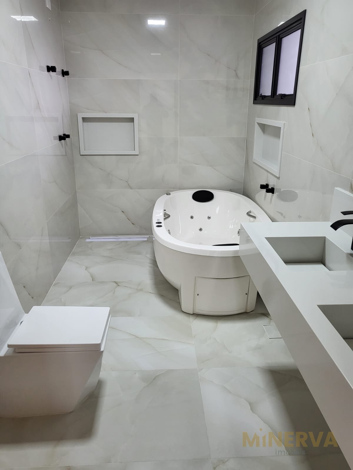 Casa à venda com 3 quartos, 3 suítes, 4 vagas e 355m² no Jardim Via Dutra, Arujá (SP) — foto 22 de 23