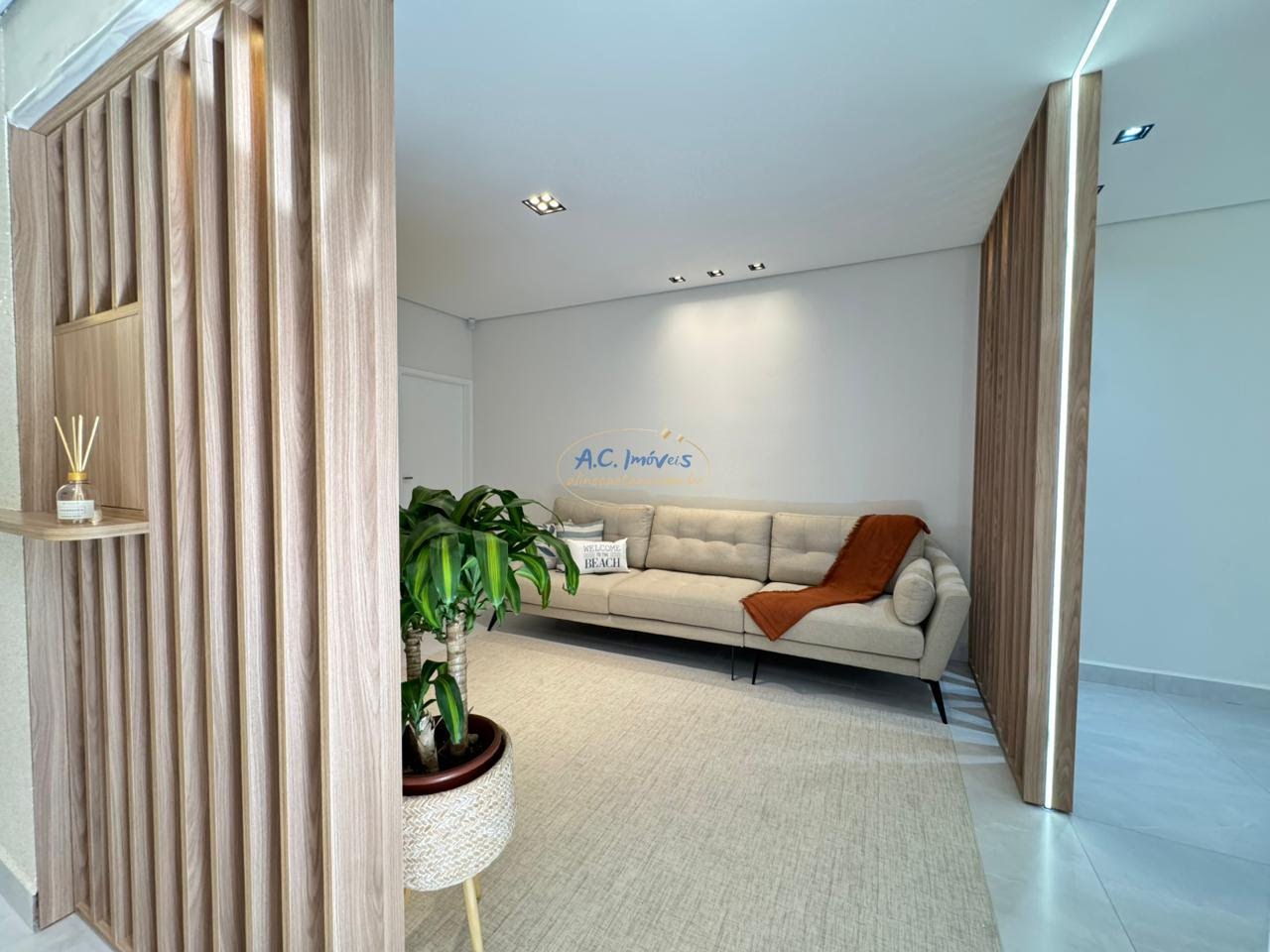 Casa à venda com 3 quartos, 3 banheiros, 2 vagas e 115m² no Guilhermina, Praia Grande — foto principal