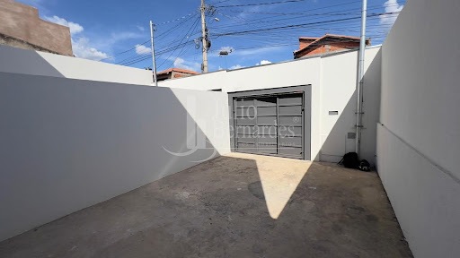 Casa 3 Dormitórios à Venda no Maracanã, Montes Claros