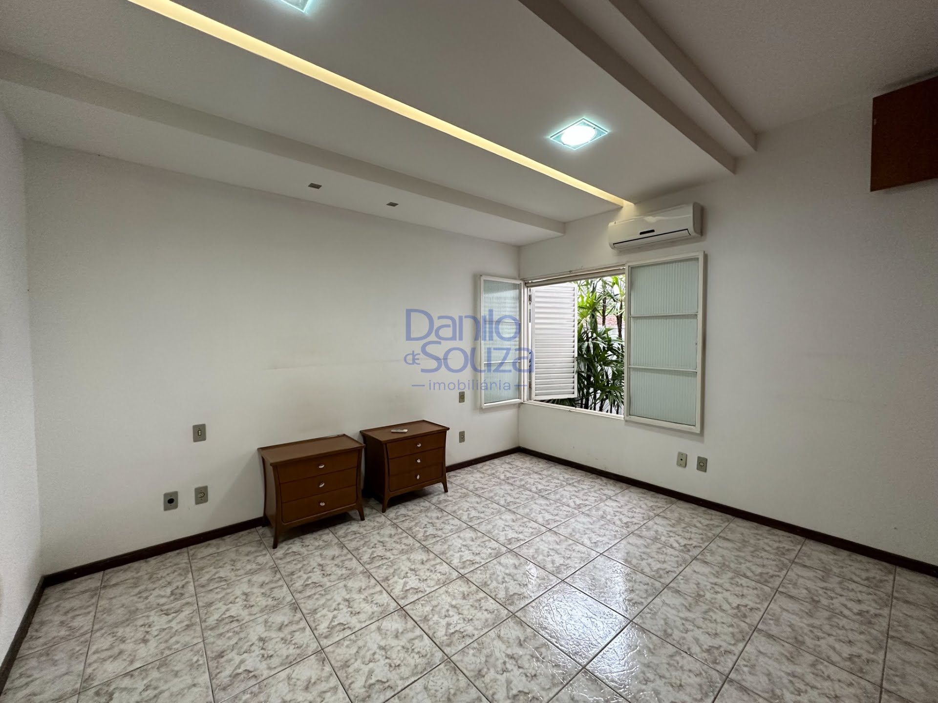 Casa à venda com 3 quartos, 1 suíte, 4 vagas e 744m² no Vila Santa Terezinha, Araxá (MG) — foto 13 de 22