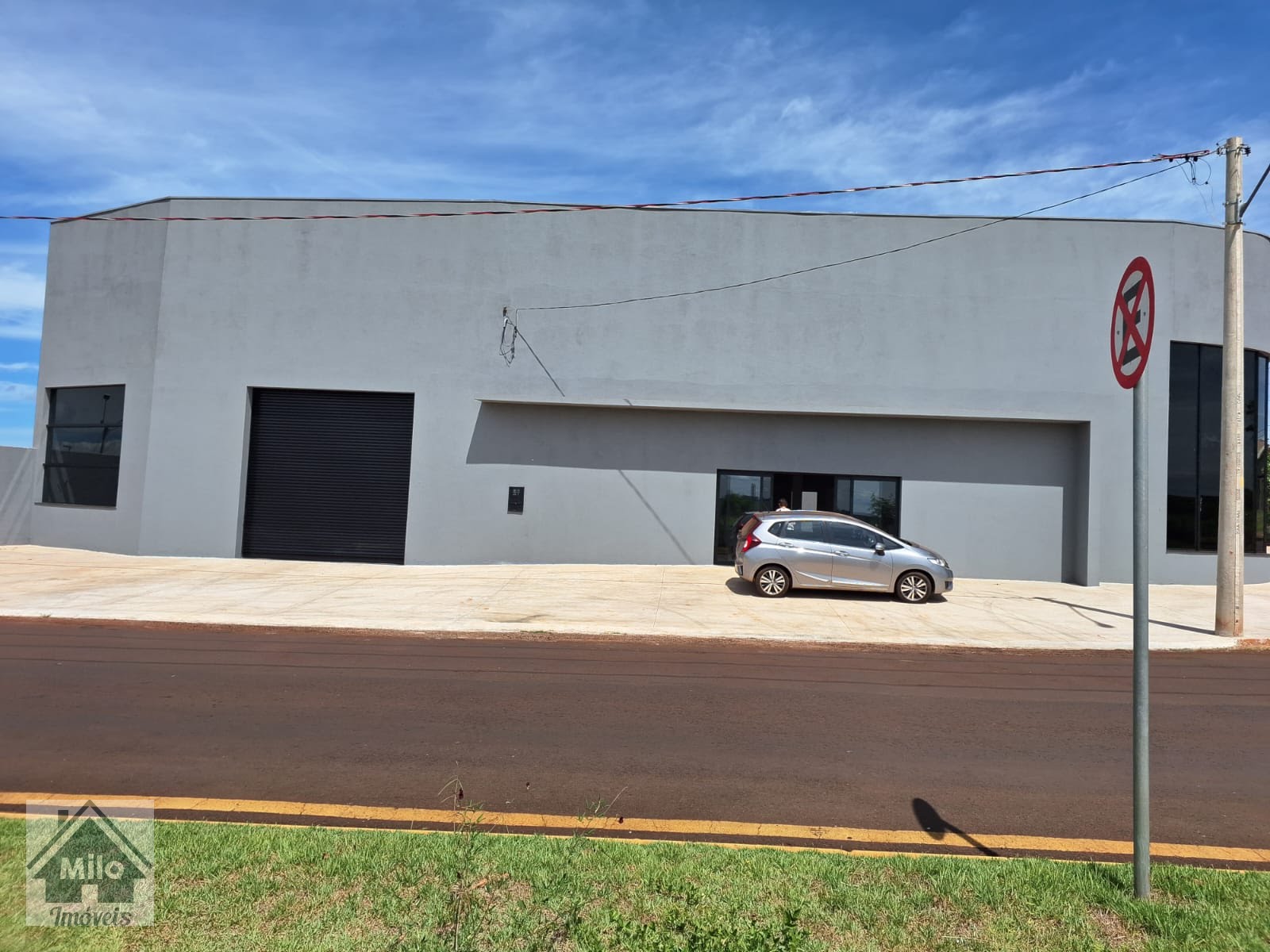 Vista Frontal do Barracão