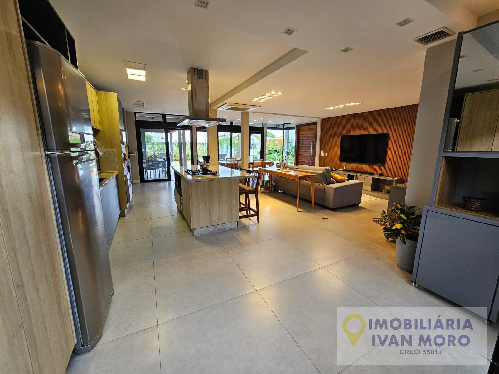 Casa para alugar com 3 quartos, 1 suíte, 3 vagas e 159m² no Daniela, Florianópolis (SC) — foto 11 de 30