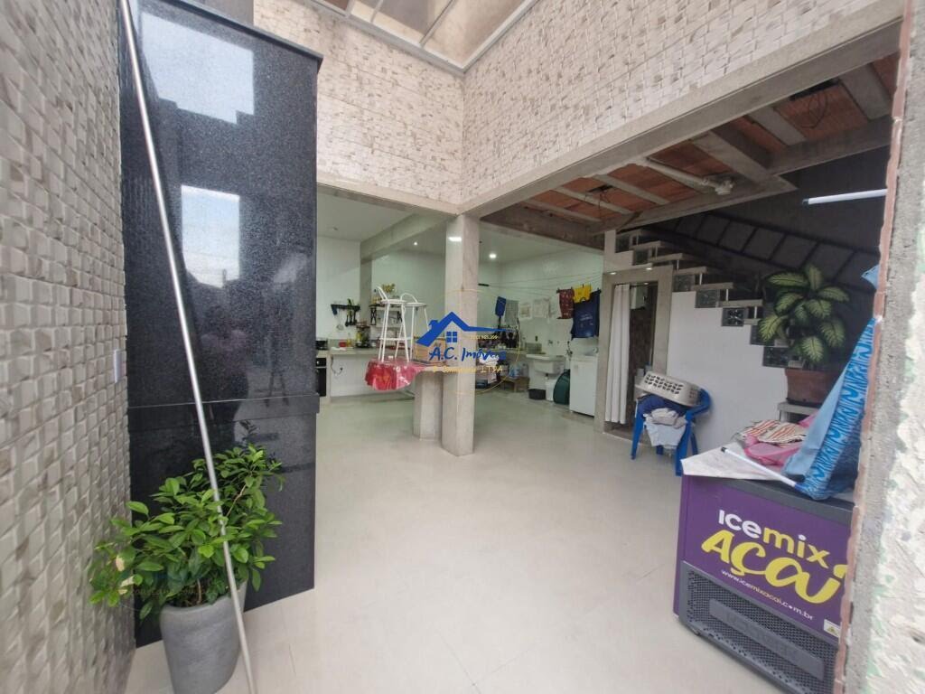 Casa à venda com 3 quartos, 1 suíte, 2 vagas e 177m² no Maracanã, Praia Grande (SP) — foto 23 de 26