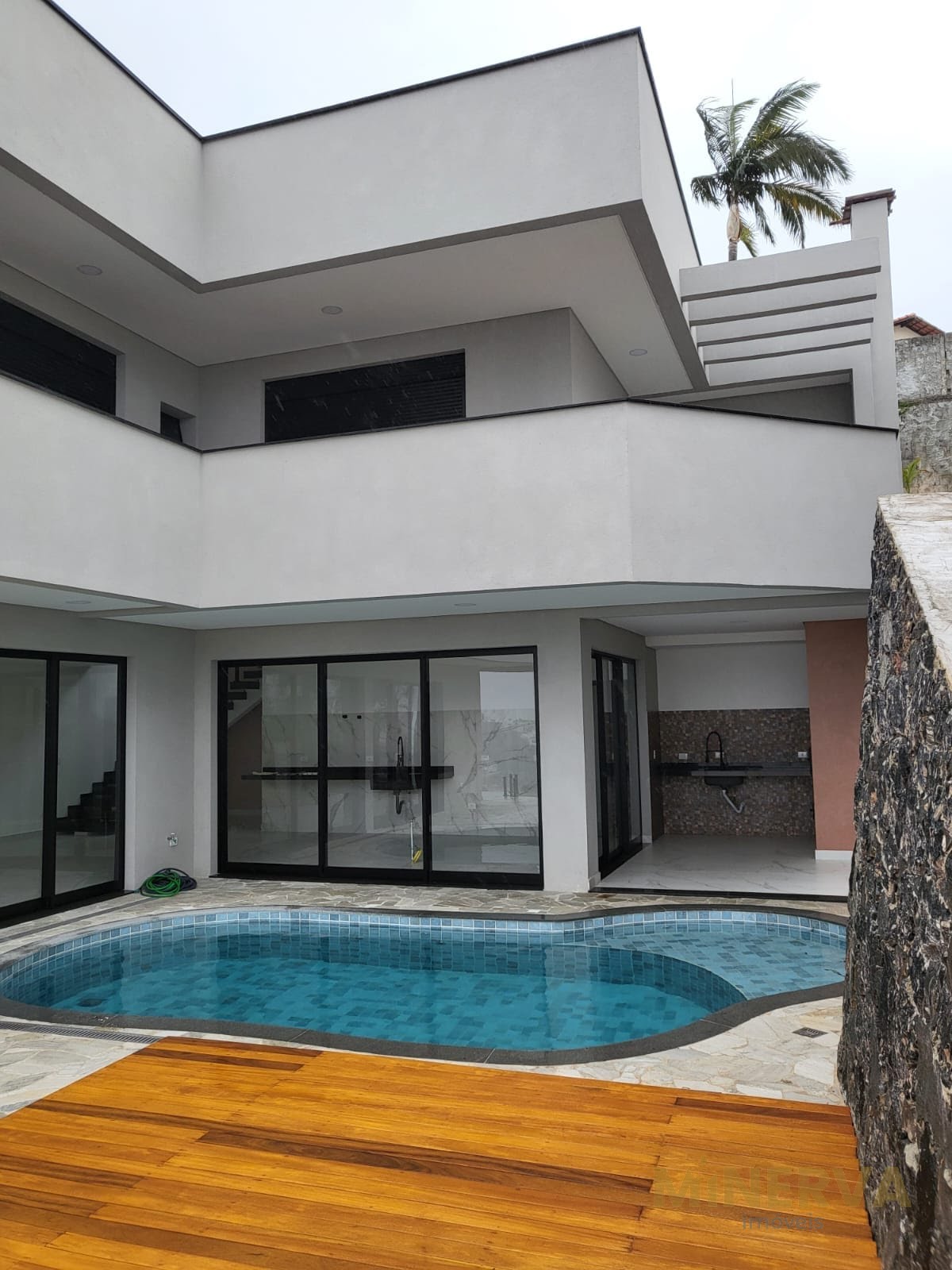 Casa à venda com 3 quartos, 3 suítes, 4 vagas e 355m² no Jardim Via Dutra, Arujá (SP) — foto 9 de 23