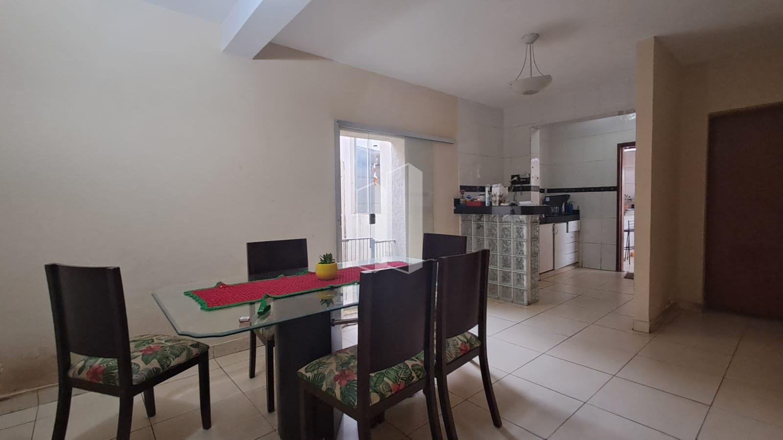 Casa à venda com 5 quartos, 4 suítes, 5 vagas e 315m² no Vila Lucy, Goiânia (GO) — foto 4 de 12