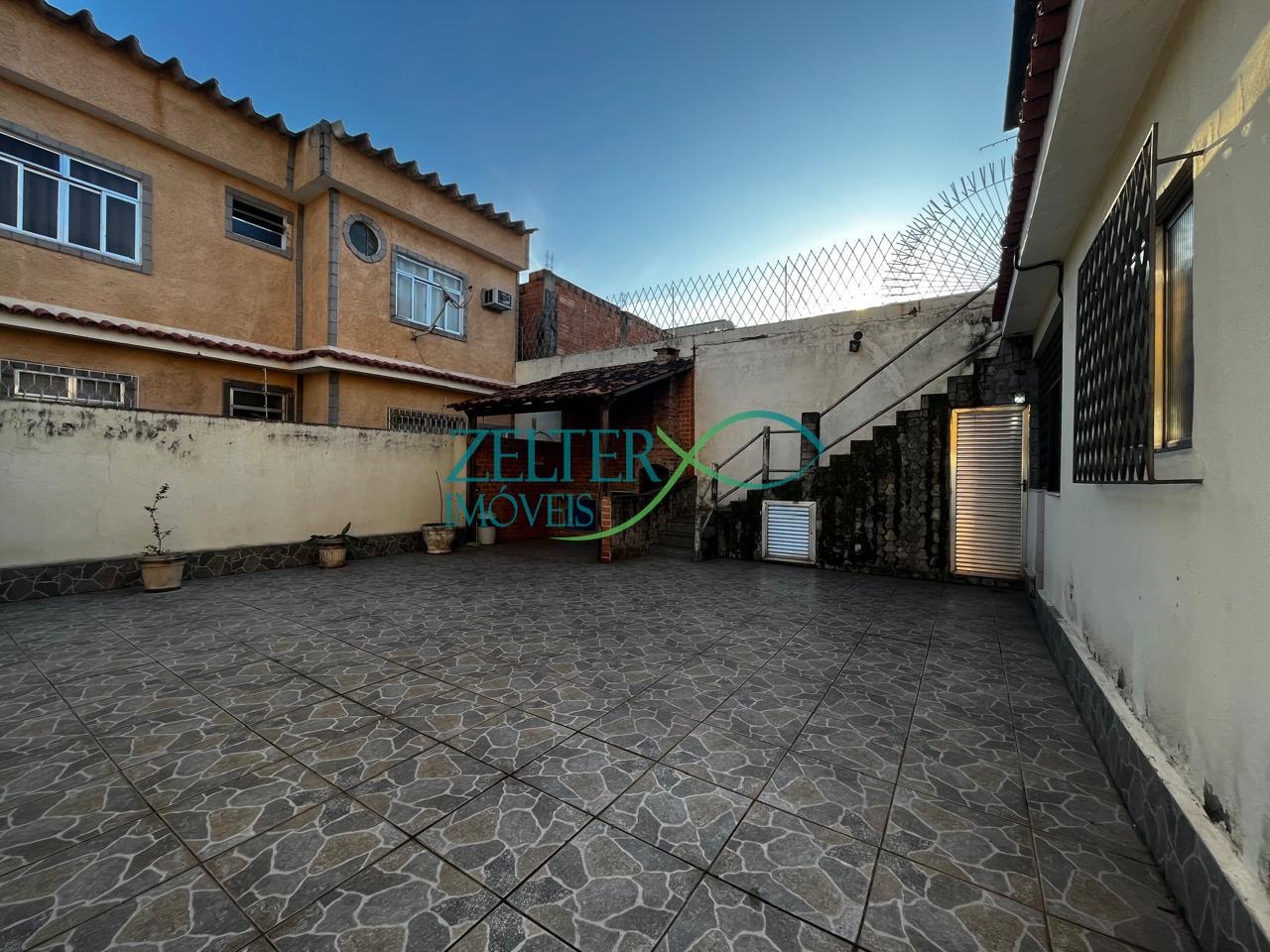 Casa à venda com 4 quartos, 2 suítes, 2 vagas e 251m² no Rocha Miranda, Rio de Janeiro (RJ) — foto 16 de 30