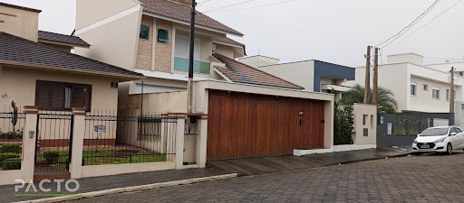 Casa à Venda em Urussanguinha, Araranguá | 216m²