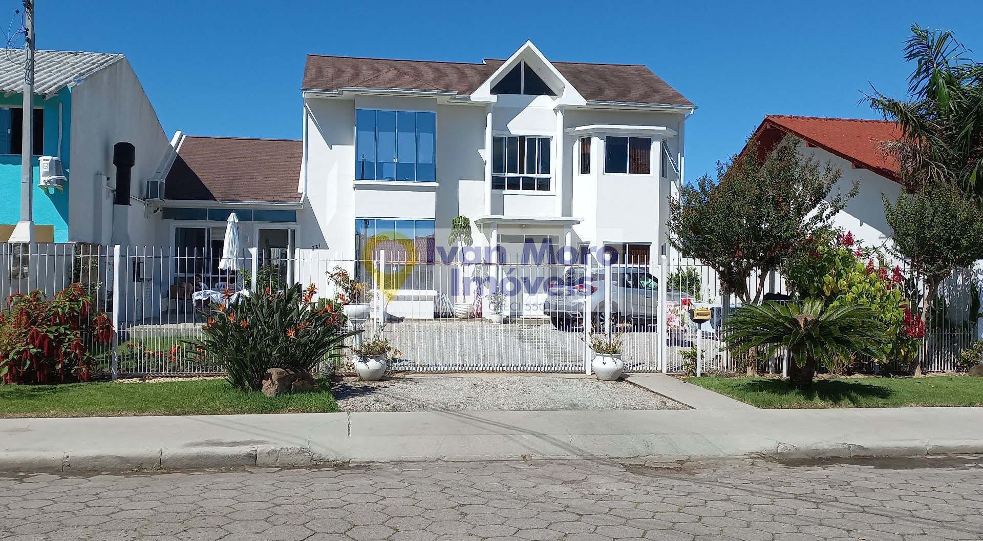 Casa à venda com 6 quartos, 6 banheiros, 5 vagas e 230m² no Daniela, Florianópolis — foto principal