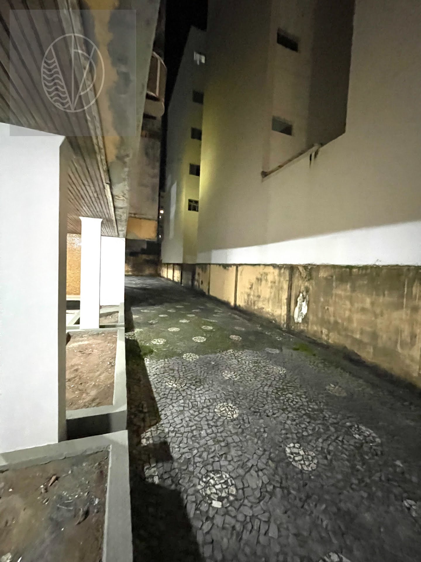 Casa à venda com 2 quartos, 1 banheiro, 10 vagas e 1575m² no Pituba, Salvador (BA) — foto 21 de 23