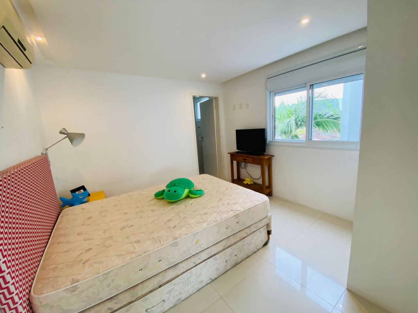 Apartamento à venda com 4 quartos, 5 banheiros, 2 vagas e 200m² no Praia de Itaguá, Ubatuba (SP) — foto 19 de 24