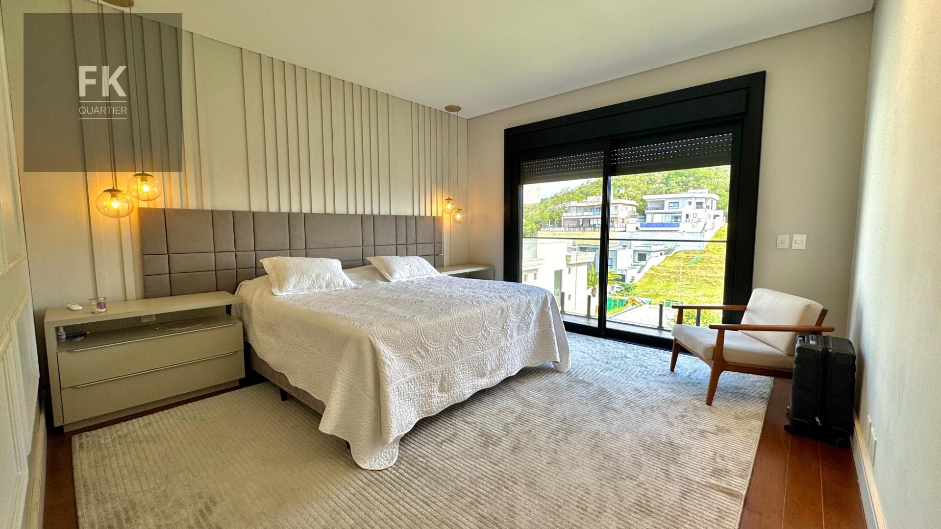 Casa à venda com 4 quartos, 4 suítes, 5 vagas e 322m² no Alphaville, Santana de Parnaíba (SP) — foto 10 de 24