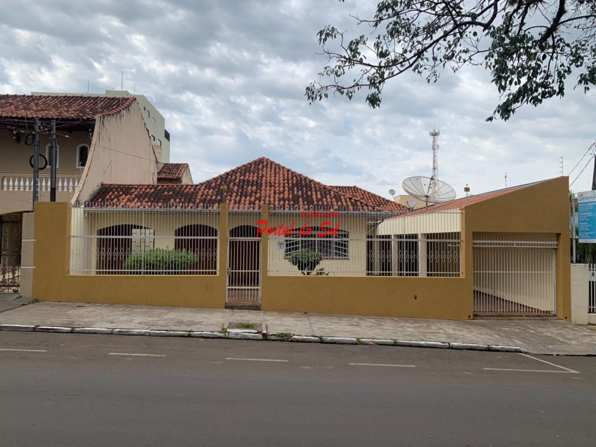 Casa à venda com 3 quartos, 3 banheiros, 4 vagas e 441m² no Centro, Santo Antônio da Platina — foto principal