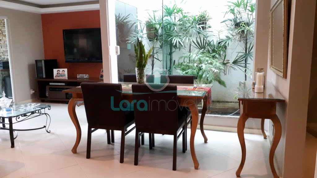 Casa à venda com 4 quartos, 1 suíte, 2 vagas e 300m² no Granja dos Cavaleiros, Macaé (RJ) — foto 17 de 30