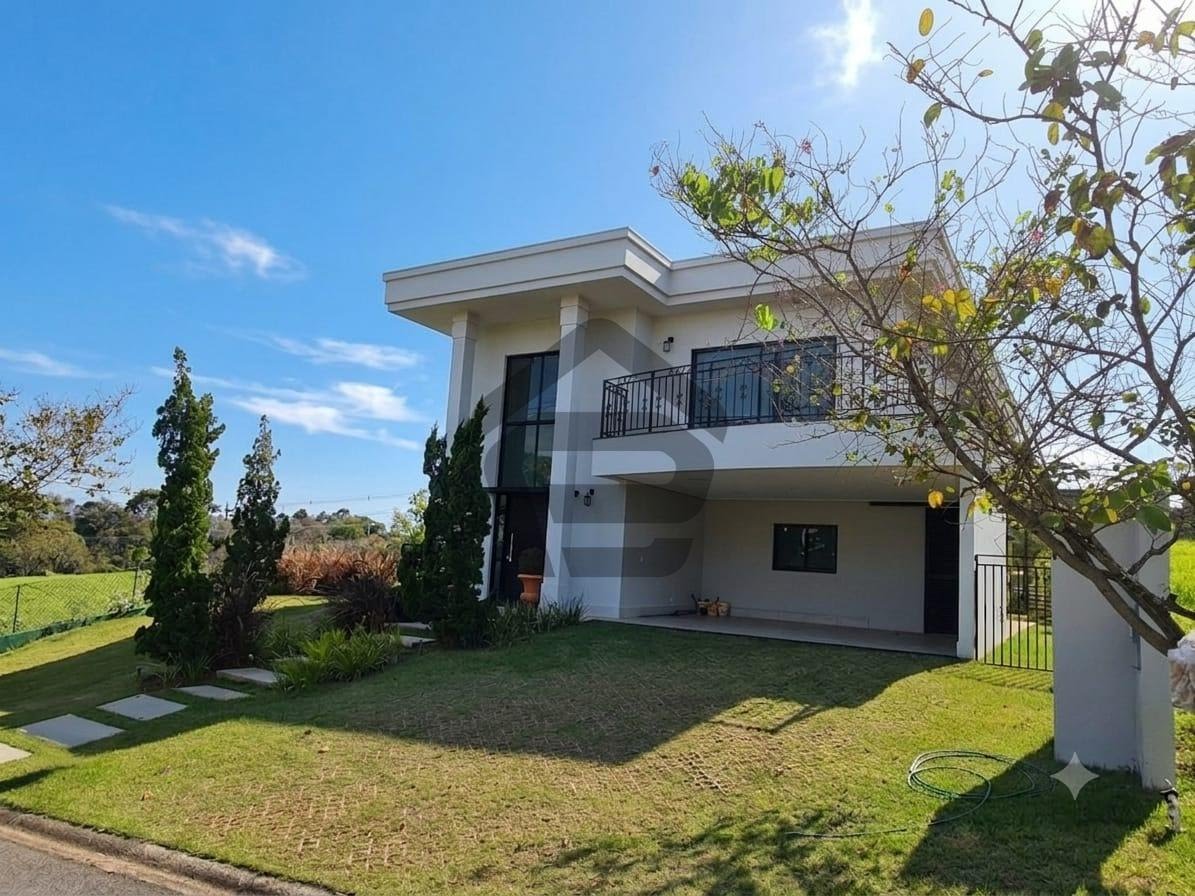 Casa nova, mobiliada.