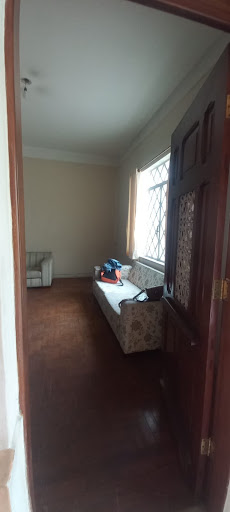 Casa em Pinheiros SP à venda e locação por R$1.8 milhões - Confira!