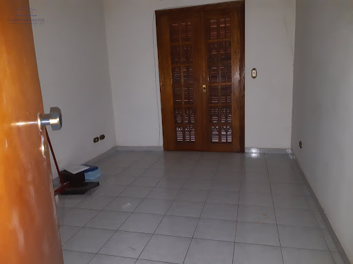 Quarto com.sacada