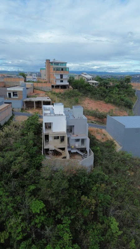 Casa à venda com 3 quartos, 1 suíte, 4 vagas e 132m² no Liberdade, Santa Luzia (MG) — foto 19 de 20
