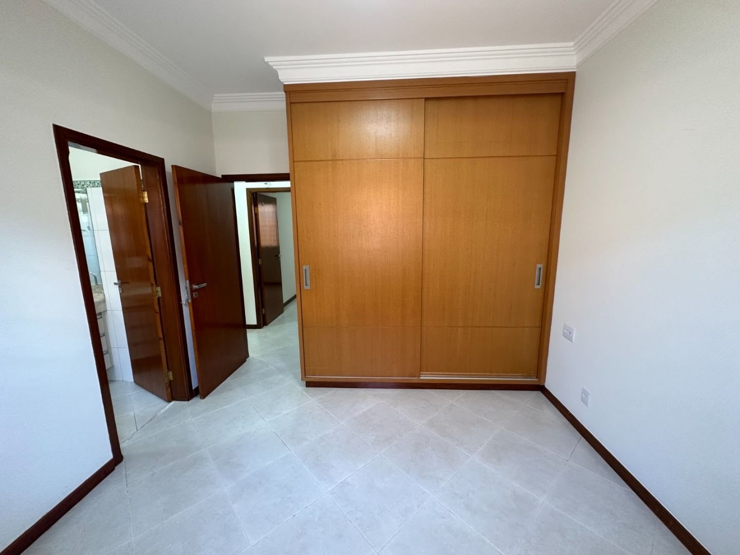 Casa à venda com 5 quartos, 3 suítes, 5 vagas e 324m² no Vila Tibério, Ribeirão Preto (SP) — foto 27 de 30