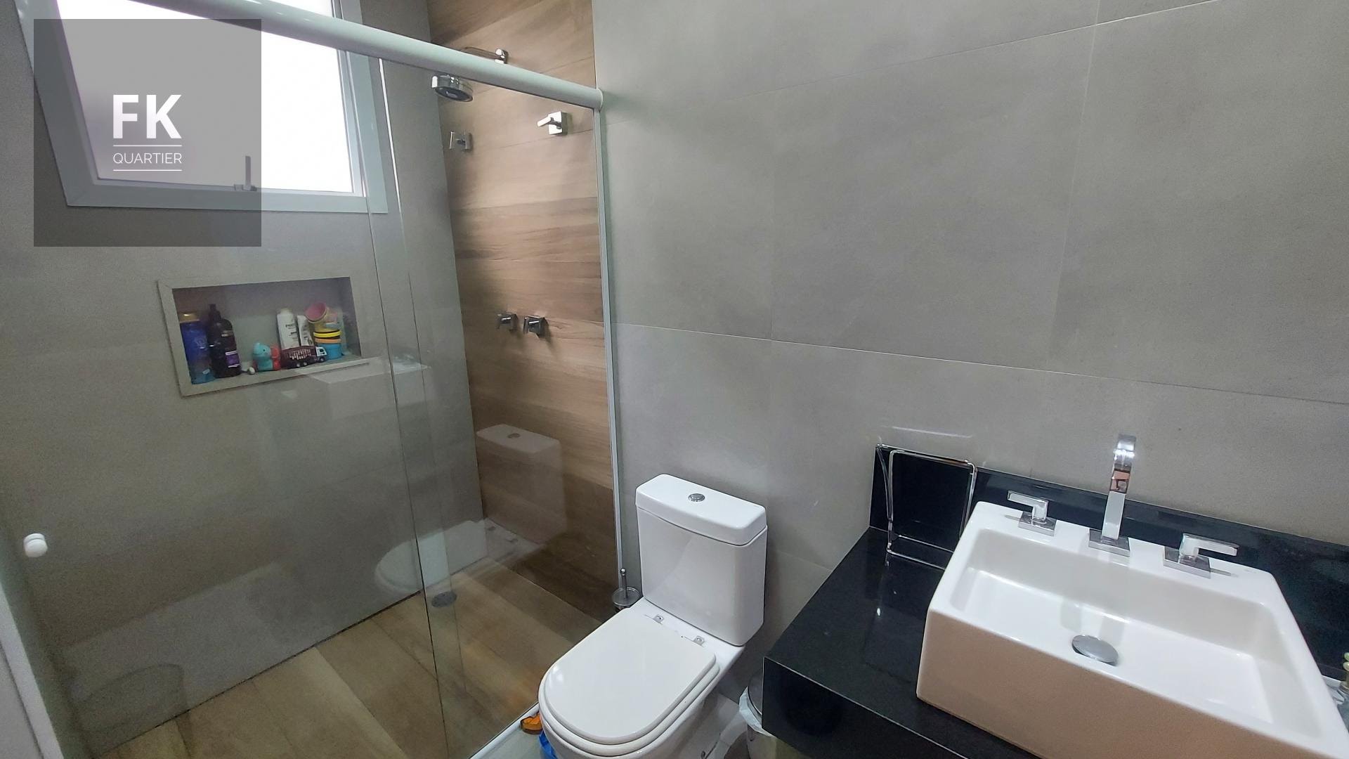 Casa à venda com 3 quartos, 3 suítes, 4 vagas e 268m² no Suru, Santana de Parnaíba (SP) — foto 13 de 29