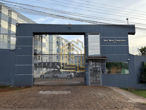 Descubra o conforto e a praticidade deste apartamento à venda no bairro Santa Cruz, em Cascavel! Com 55m² de área útil, o imóvel oferece 2 dormitórios bem distribuídos, banheiro moderno e ambientes