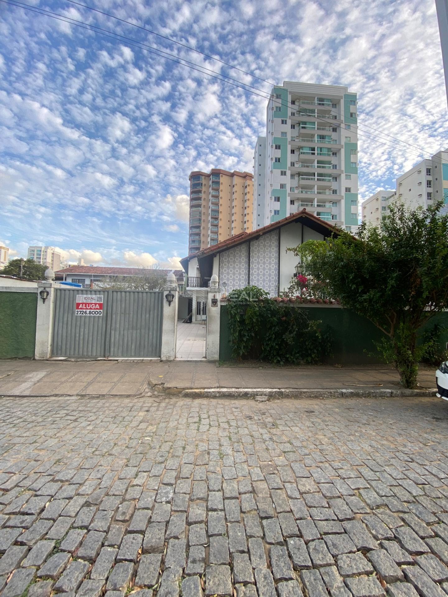 Casa para alugar com 4 quartos, 5 banheiros, 4 vagas e 380m² no Parque Tamandaré, Campos dos Goytacazes — foto principal