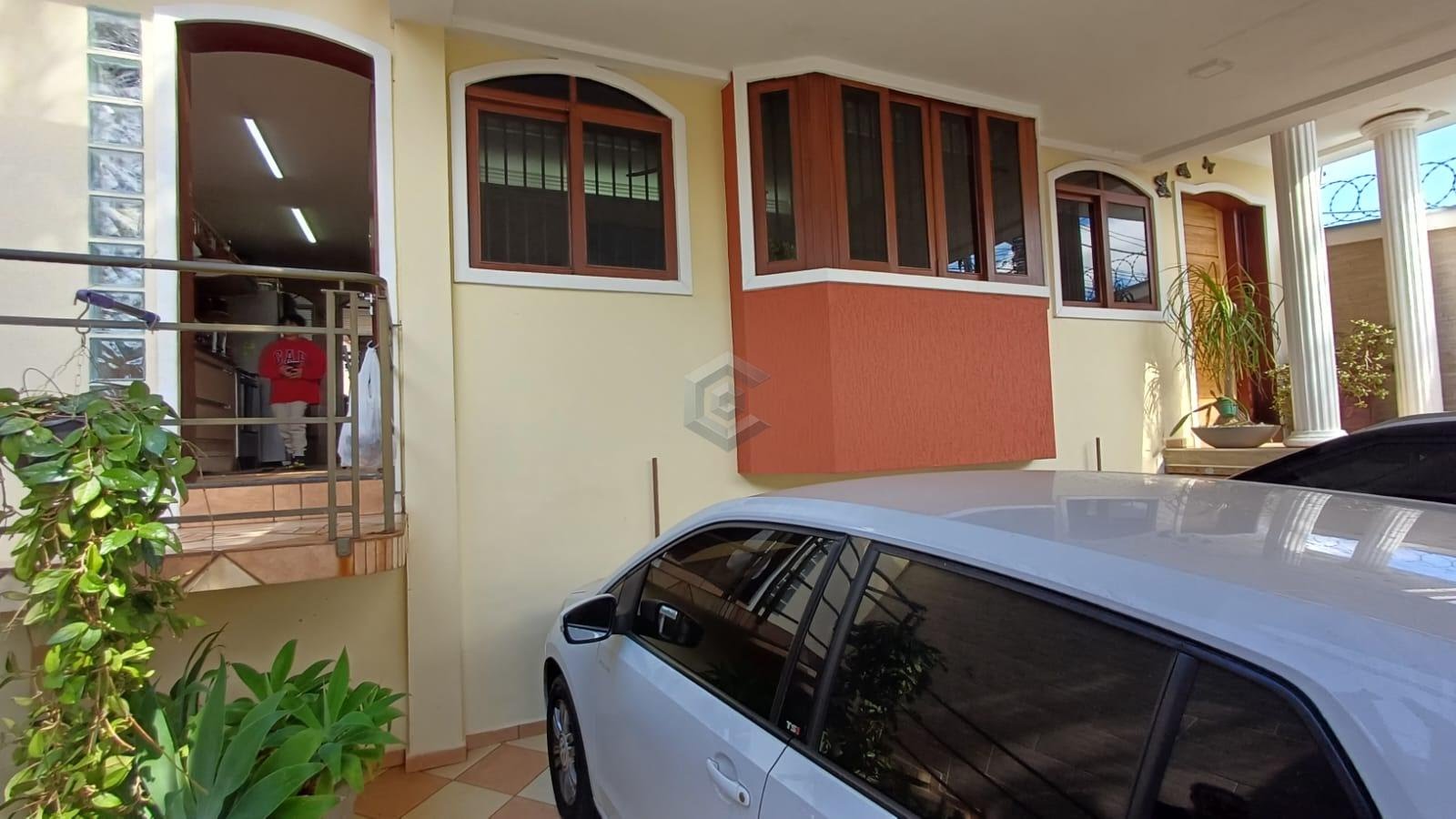 Casa à venda com 4 quartos, 1 suíte, 2 vagas e 230m² no Jardim Simus, Sorocaba (SP) — foto 3 de 30