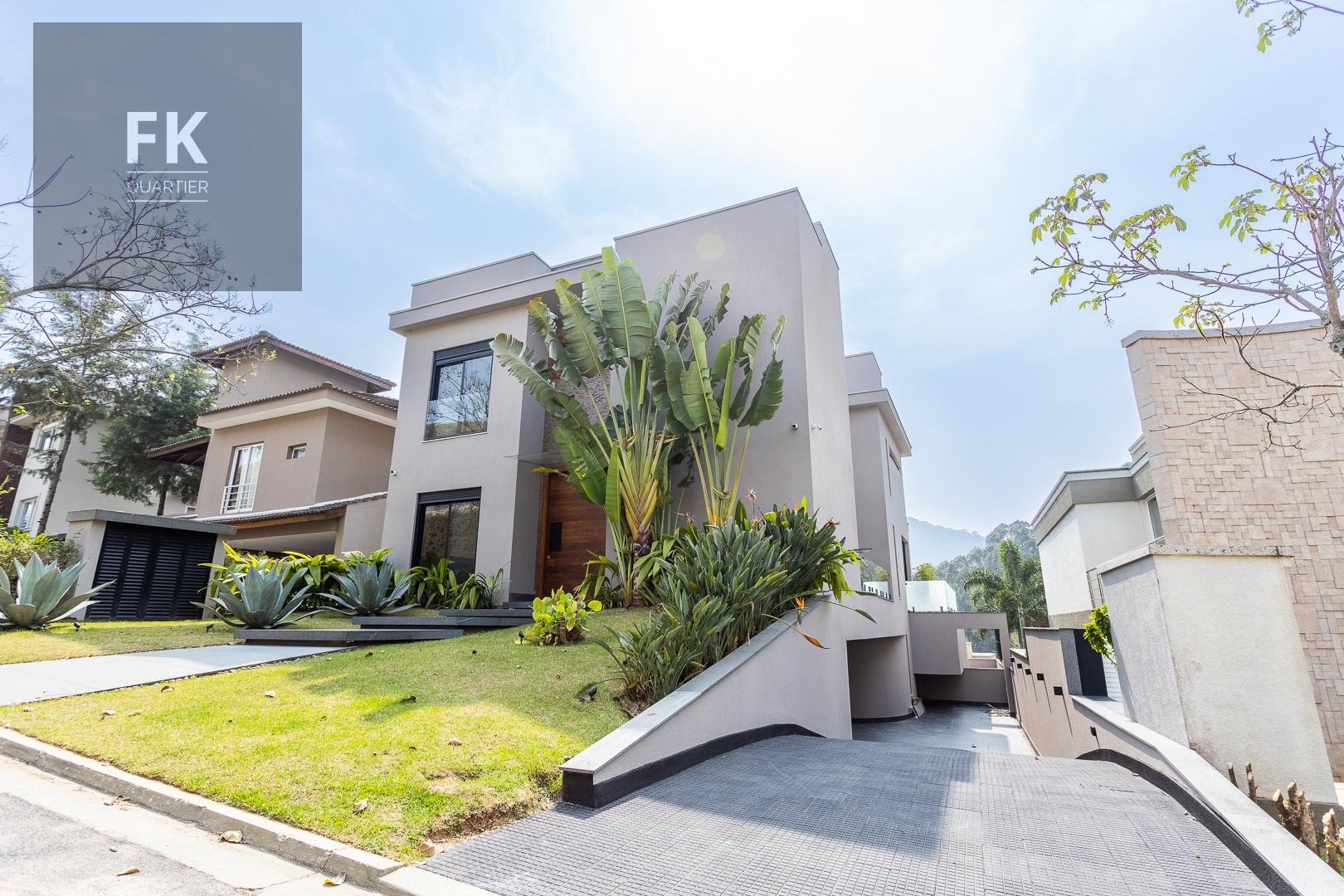 Casa à venda com 4 quartos, 4 suítes, 6 vagas e 620m² no Tamboré, Barueri (SP) — foto 2 de 30
