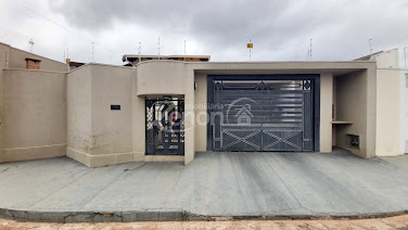 Casa em Jardim Ipiranga  -  Adamantina