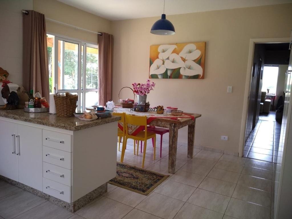 1541 (11)