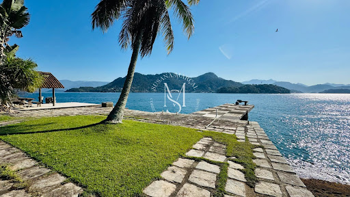 Casa na Ilha em Angra Caiçara com Píer Privativo 