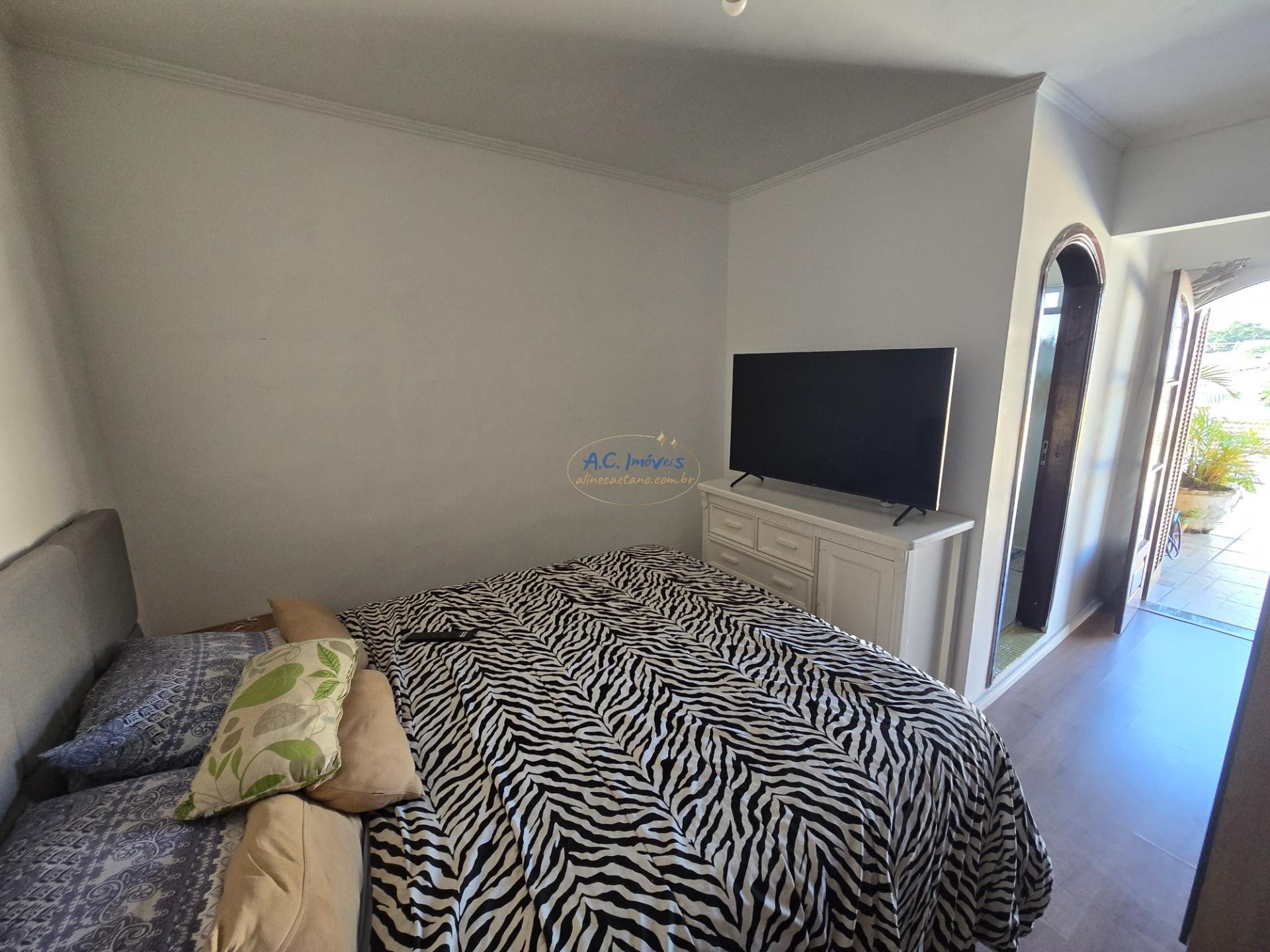 Casa à venda com 3 quartos, 1 suíte, 4 vagas e 180m² no Tupi, Praia Grande (SP) — foto 28 de 30