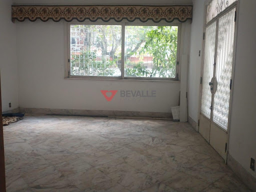 "Casa à Venda em Urca, RJ: 3 Dormitórios e 404m² por R$ 2,95M"