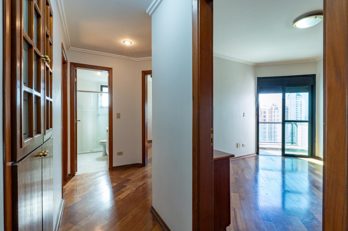 Apartamento à venda com 4 quartos, 1 suíte, 3 vagas e 163m² no Campo Belo, São Paulo (SP) — foto 18 de 30