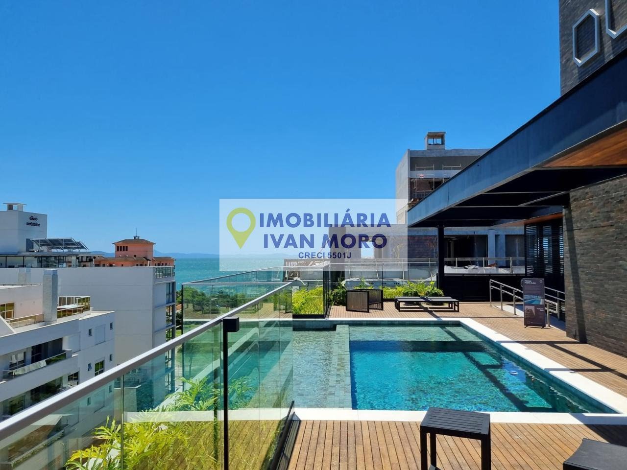 Apartamento à venda com 4 quartos, 4 banheiros, 3 vagas e 200m² no Jurerê, Florianópolis — foto principal