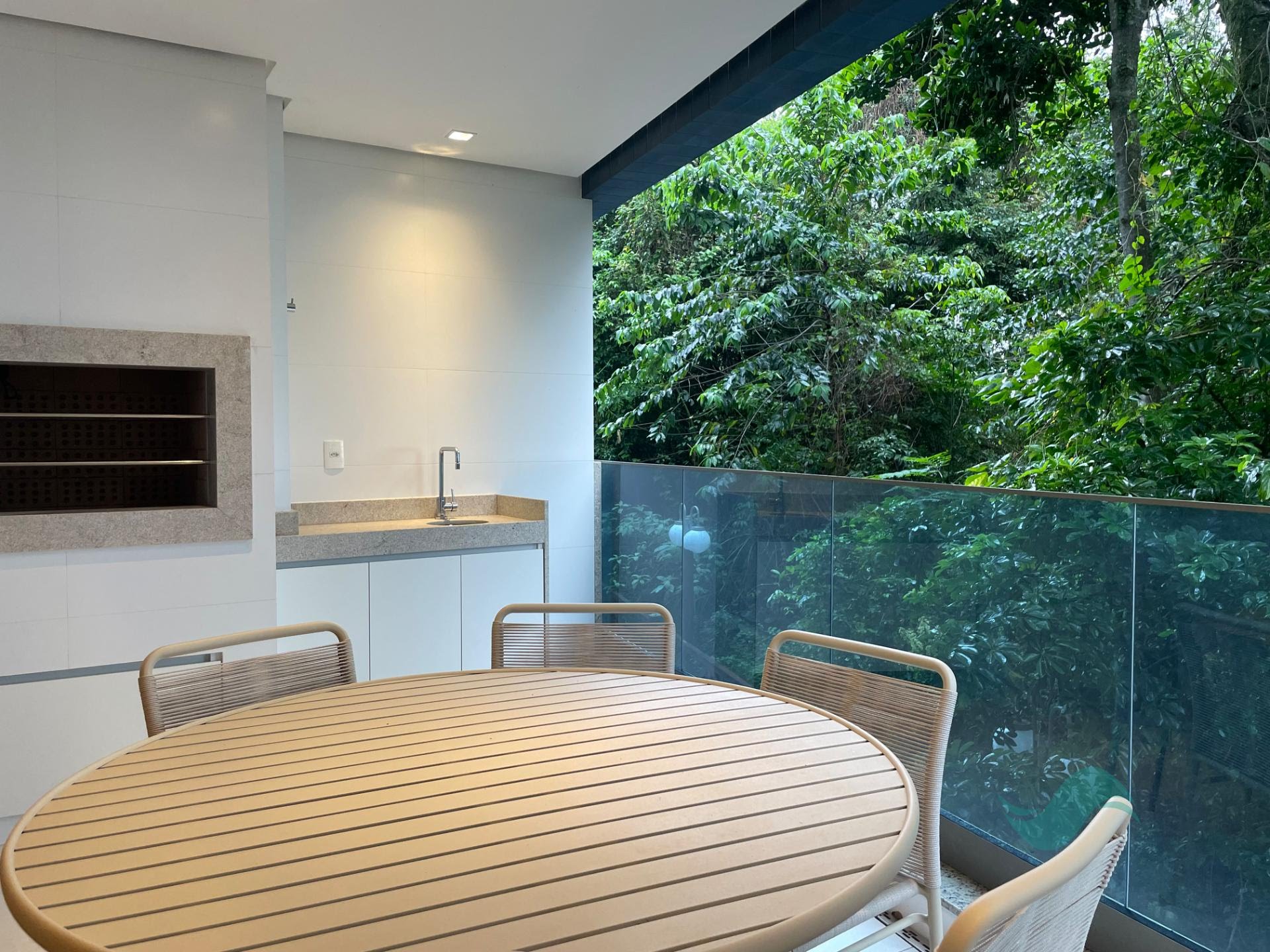Apartamento à venda com 4 quartos, 4 suítes, 4 vagas e 258m² no Jurerê, Florianópolis (SC) — foto 22 de 24