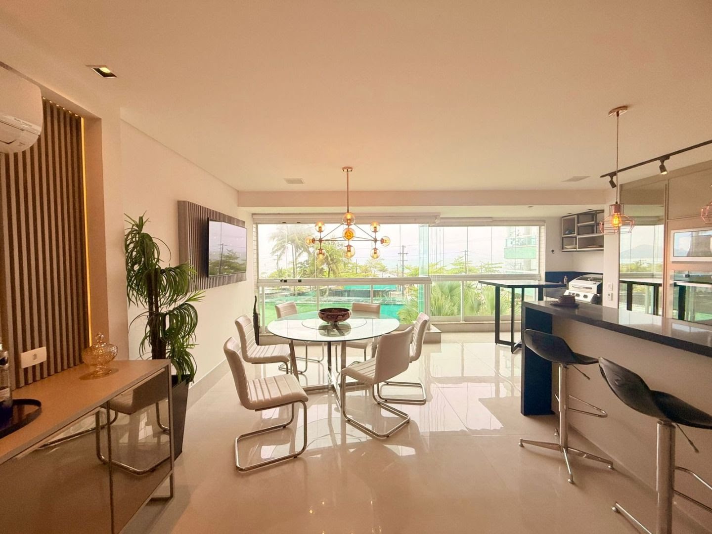 Apartamento à venda com 3 quartos, 4 banheiros, 3 vagas e 150m² no Praia Grande, Ubatuba (SP) — foto 4 de 6