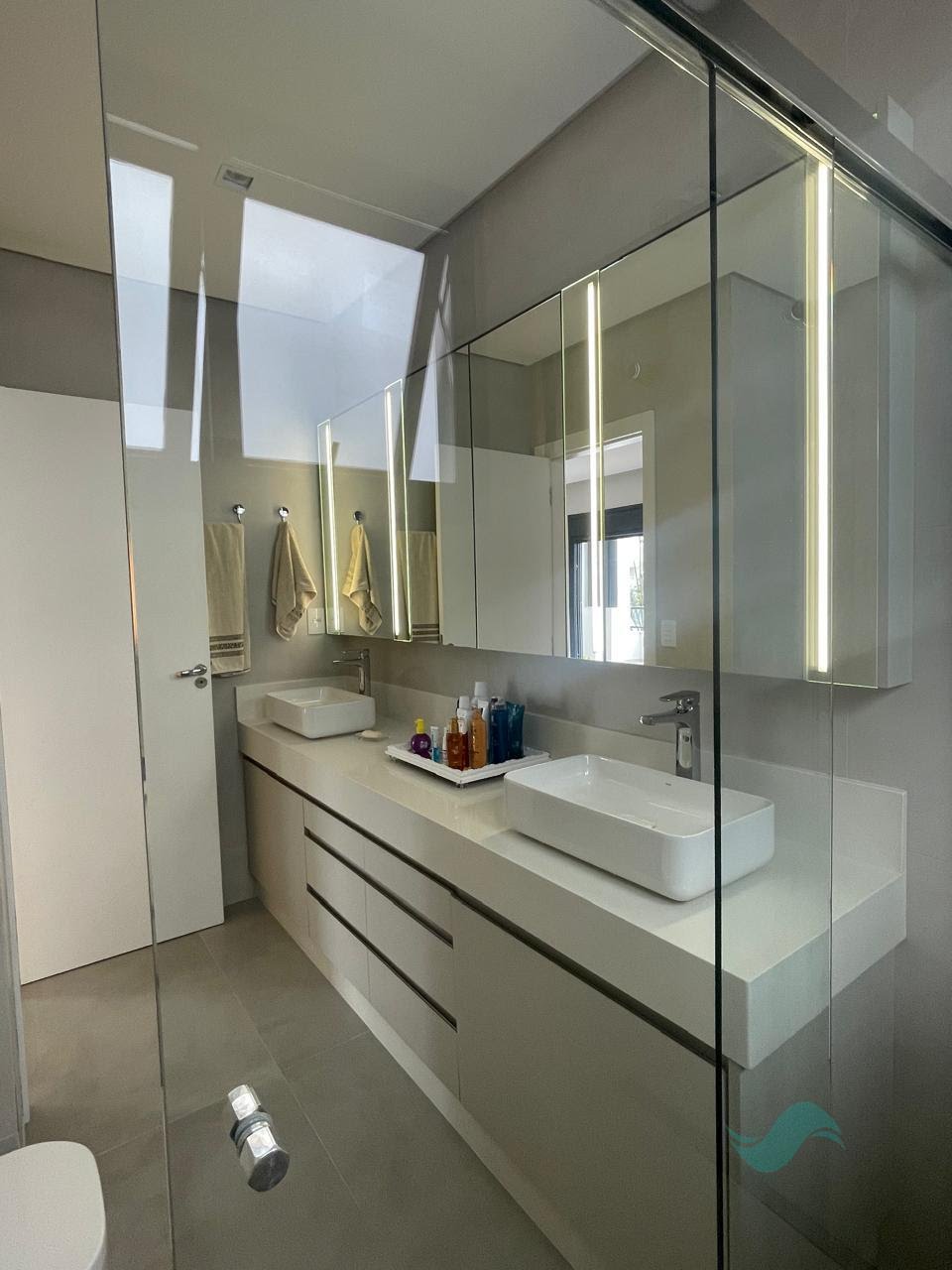 Casa à venda com 5 suítes, 3 vagas e 410m² no Jurerê Internacional, Florianópolis (SC) — foto 19 de 27