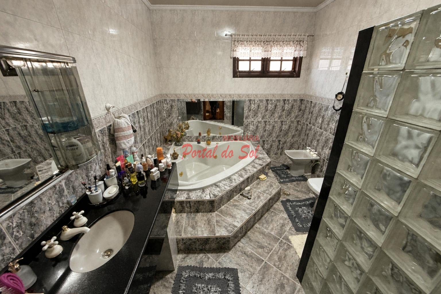Casa à venda com 5 quartos, 1 suíte, 5 vagas e 242m² no Vila Quadros, Santo Antônio da Platina (PR) — foto 13 de 16
