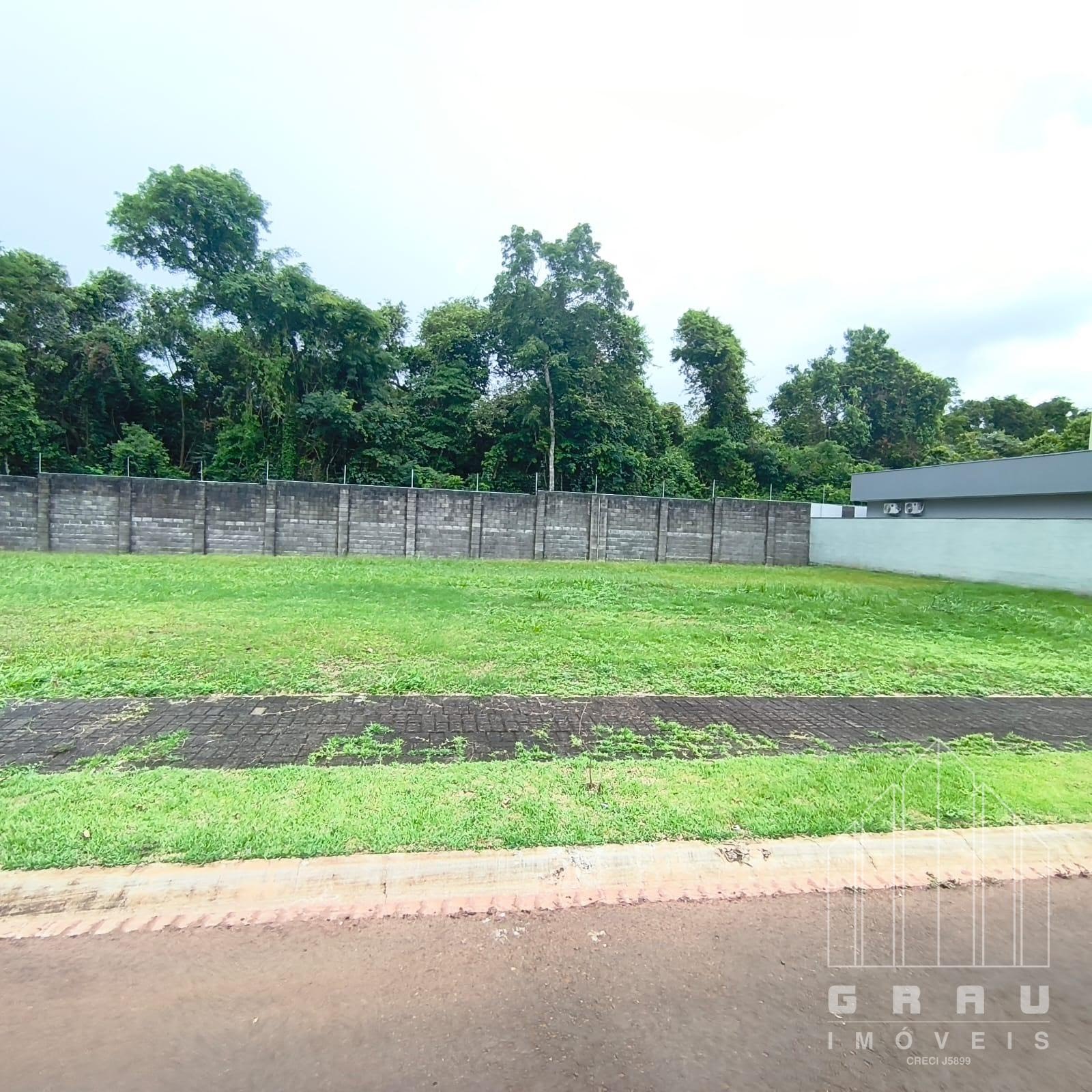 Terreno no Condomínio Iguaçu  Vila Carimã  -  Foz do Iguaçu