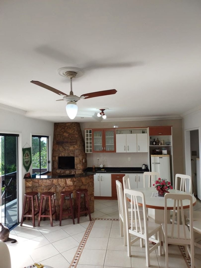 Casa à venda com 4 quartos, 1 suíte, 6 vagas e 230m² no Itoupava Norte, Blumenau (SC) — foto 7 de 11