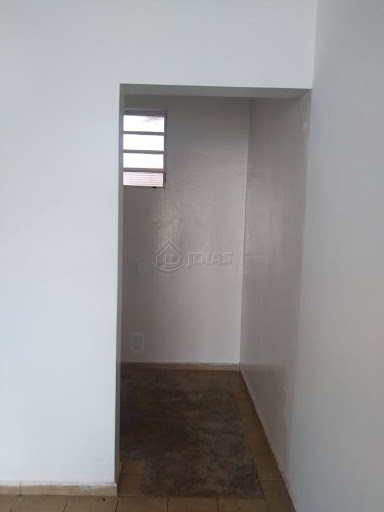 Loja / Salão em Centro - Jaboticabal, SP