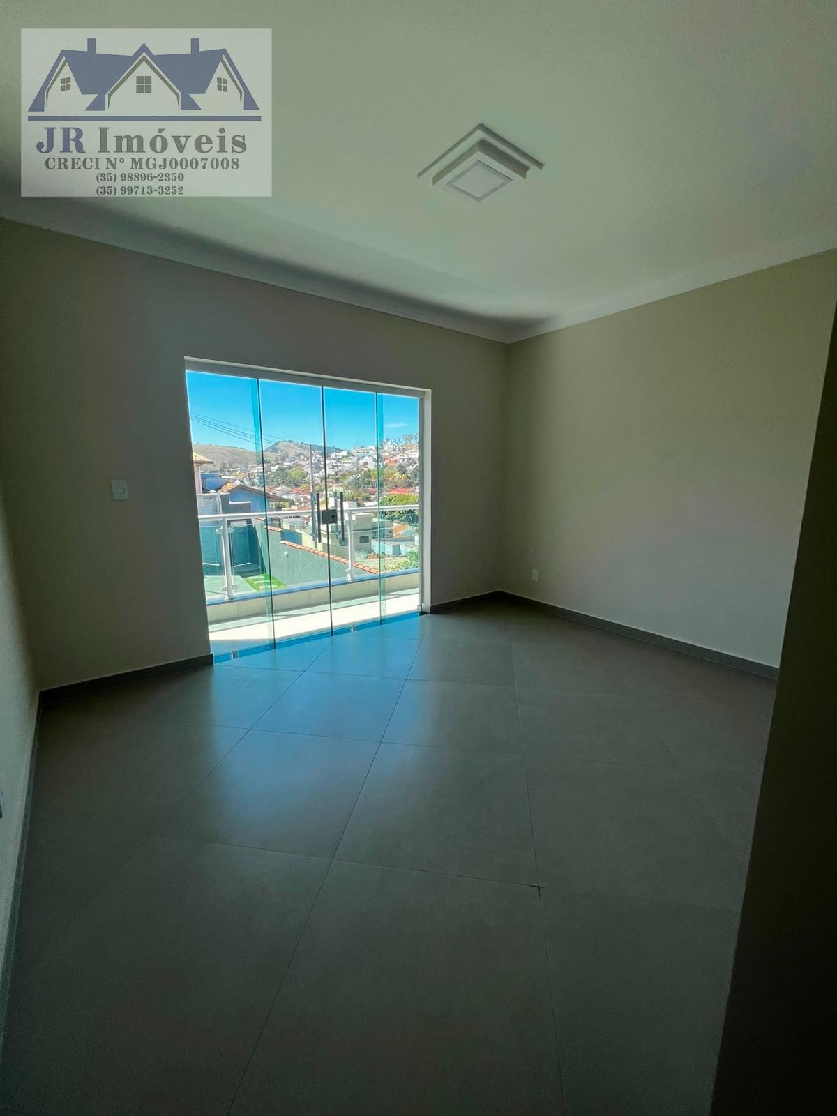 Casa à venda com 3 quartos, 2 suítes, 2 vagas e 239m² no Sossêgo, Piranguinho (MG) — foto 7 de 19