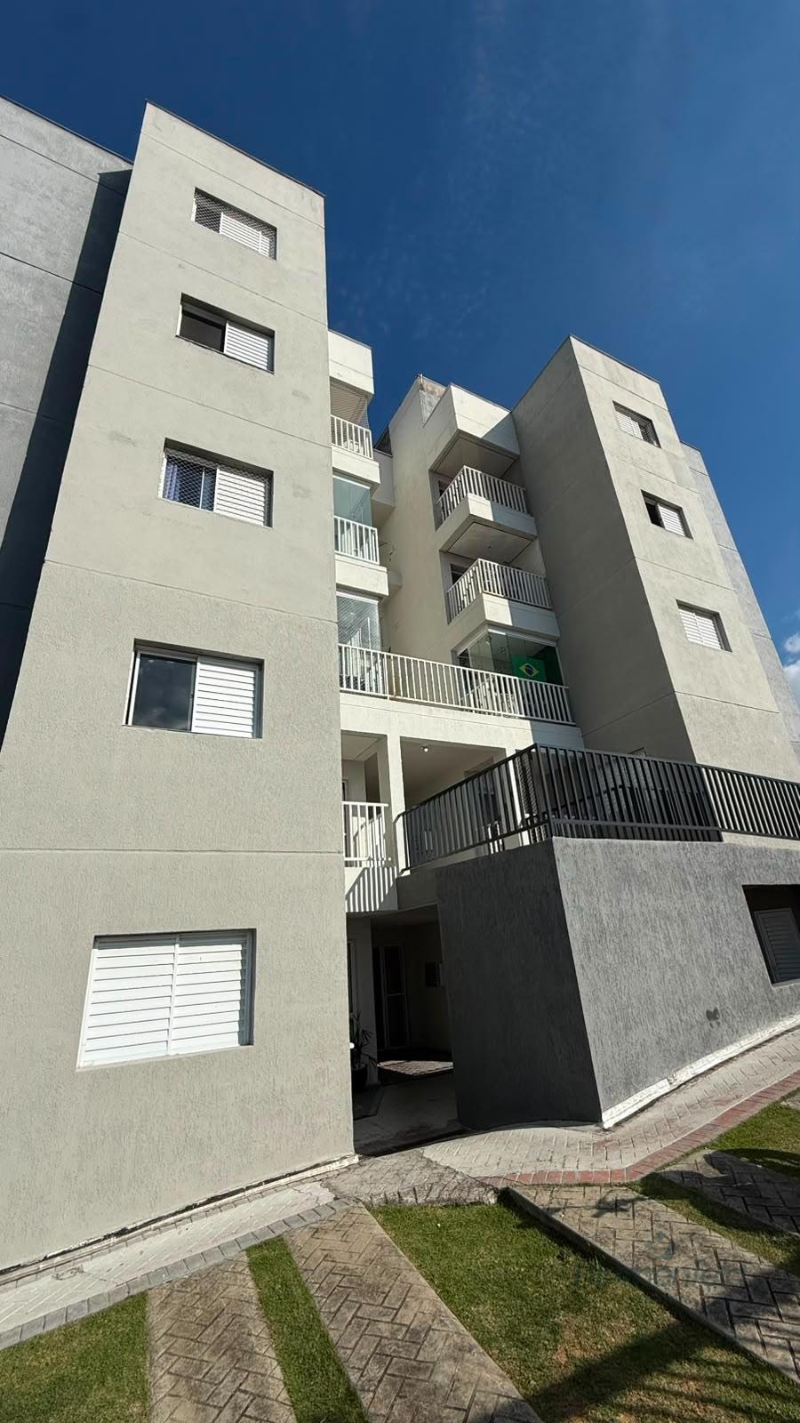Apartamento para alugar com 2 quartos, 1 banheiro e 1 vaga no Chácara São José, Arujá — foto principal
