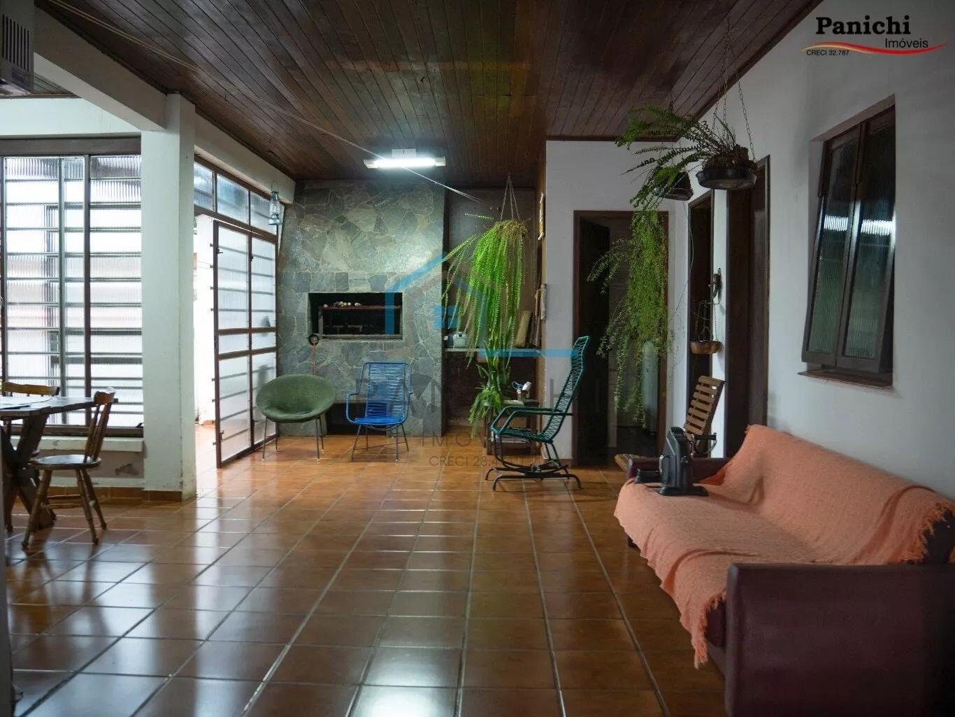 Casa para alugar com 5 quartos, 1 suíte, 3 vagas e 250m² no Centro, Ijuí (RS) — foto 13 de 18