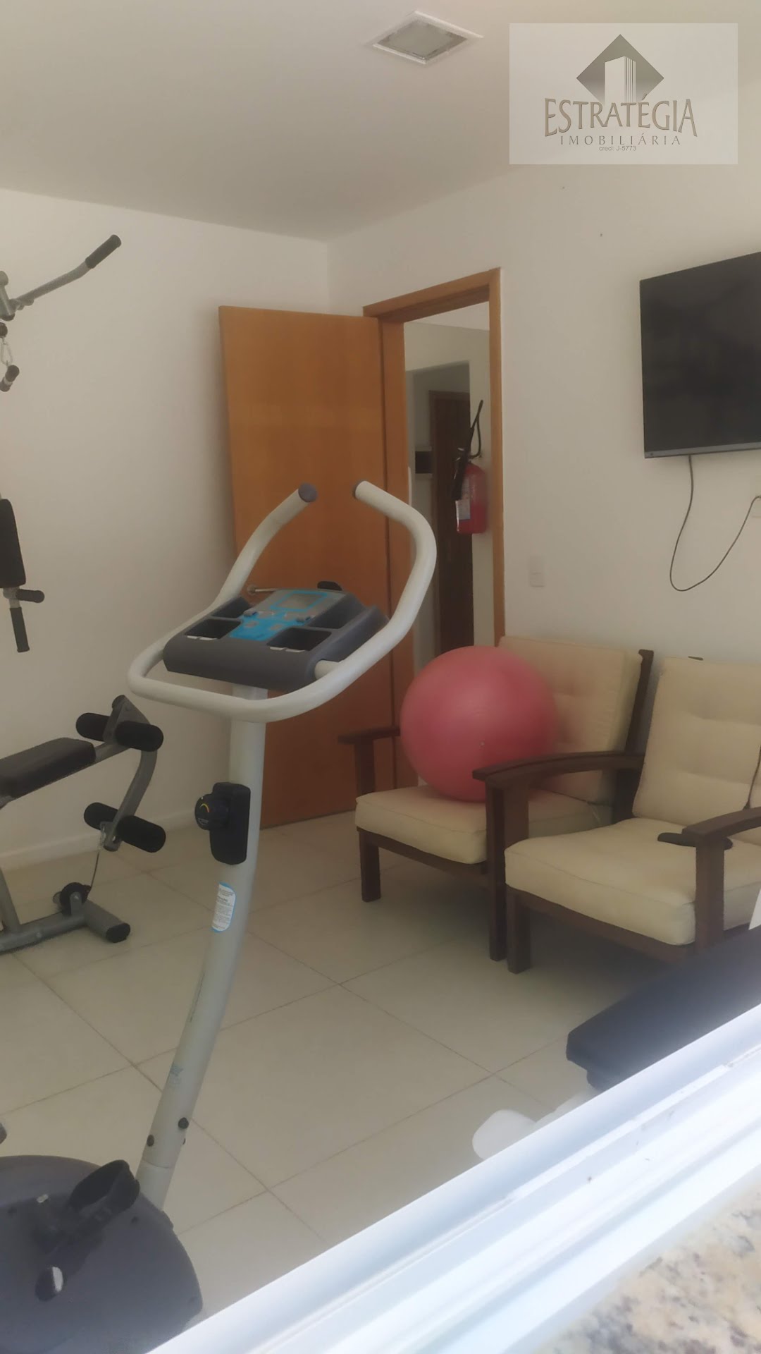 Apartamento à venda com 2 quartos, 1 suíte, 2 vagas e 80m² no Itaipava, Petrópolis (RJ) — foto 8 de 9