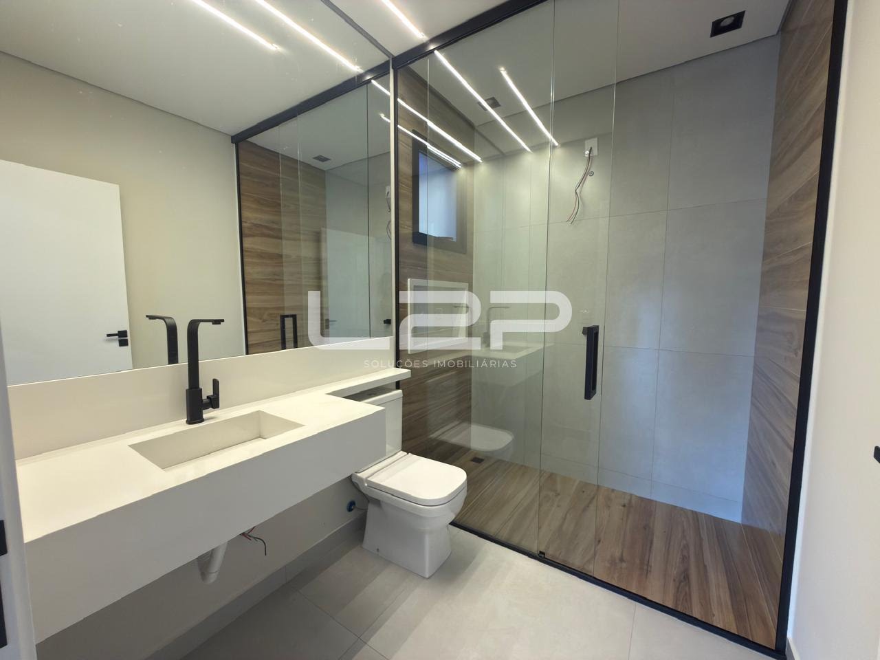 Casa à venda com 3 quartos, 1 suíte, 4 vagas e 220m² no Medeiros, Jundiaí (SP) — foto 28 de 30