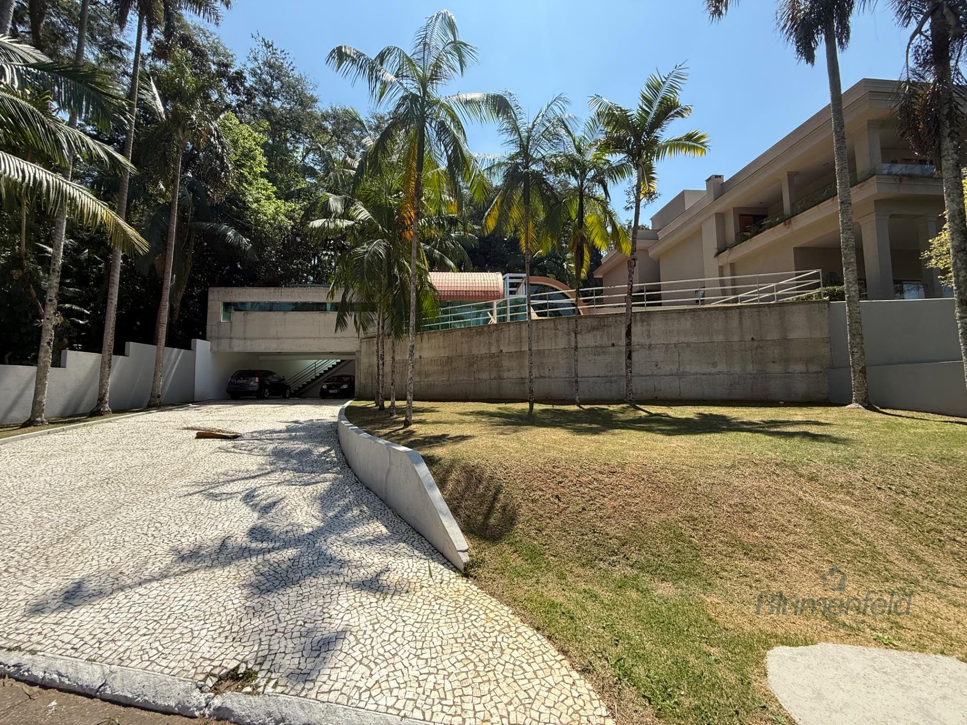 Casa para alugar com 3 quartos, 6 banheiros, 3 vagas e 1200m² no Condomínio Arujazinho, Arujá — foto principal