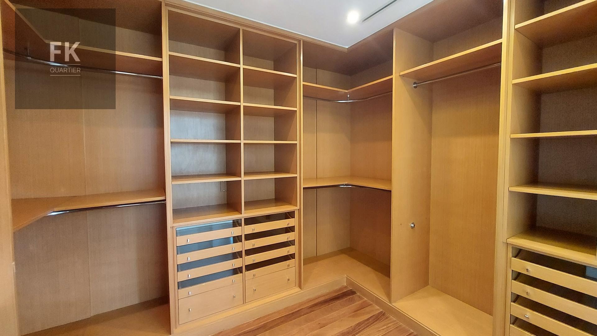 Casa à venda com 5 quartos, 5 suítes, 15 vagas e 1582m² no Alphaville Residencial Zero, Barueri (SP) — foto 20 de 30